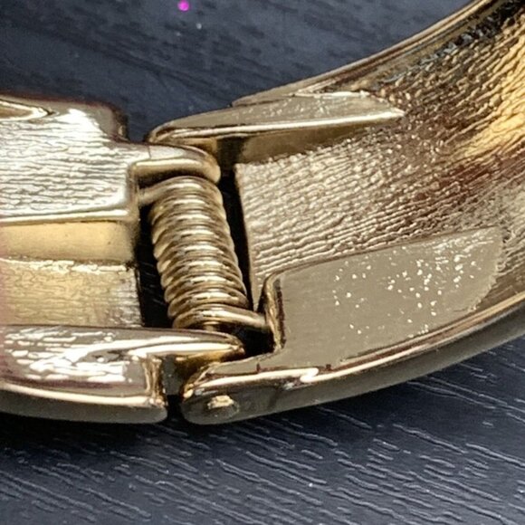 Banana Republic - Wide Enamel Hinged Cuff Bangle Bracelet | Cream & Gold Chevron - Picture 7 of 9